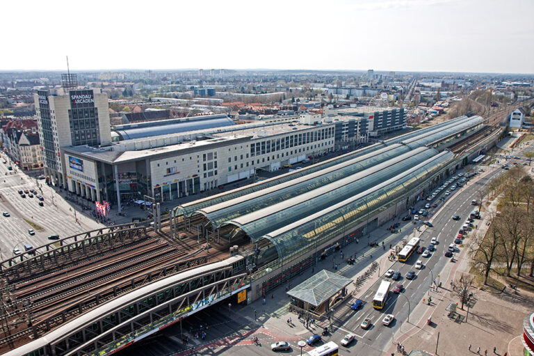 Neuer Jugendtreff „SpandOur Jugendpoint“ in den Spandau Arcaden