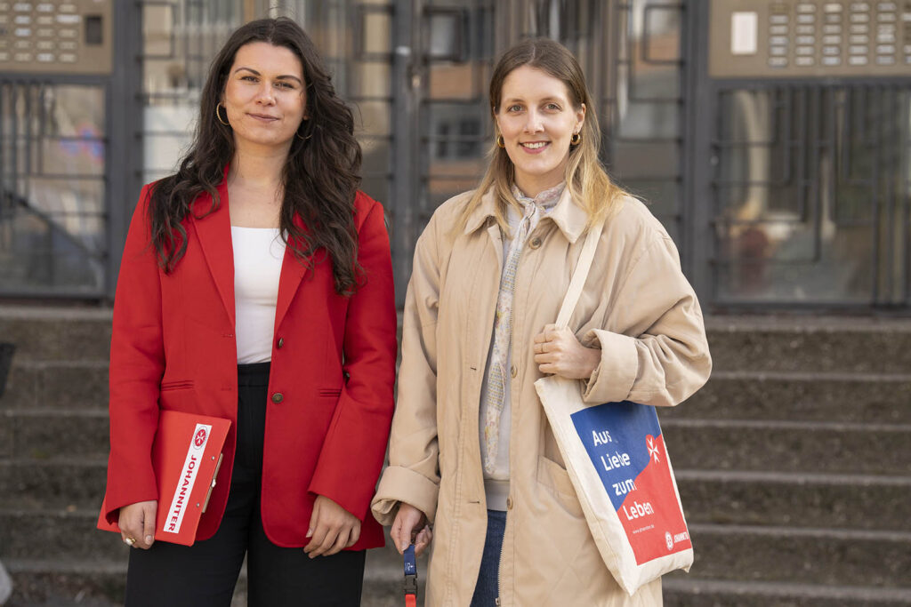 vlnr: Agnes und Felisa von der Johanniter-Unfall-Hilfe e.V (Foto: Gewobag)